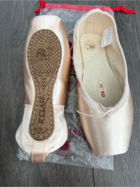 Brand New R Class Ballet Pointe Shoes